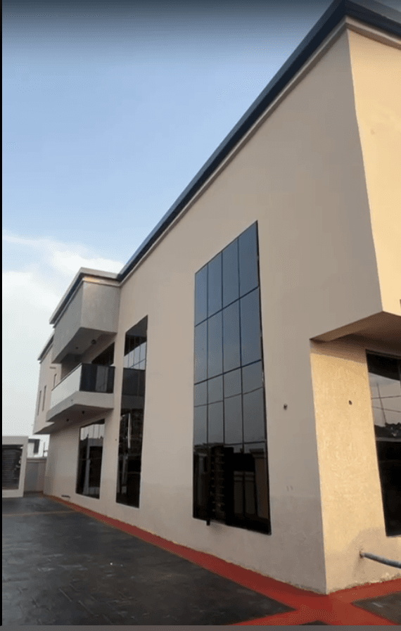 Luxury Brand New 5 Bedroom Duplex with Home Office & BQ for Sale in Asaba, Delta State